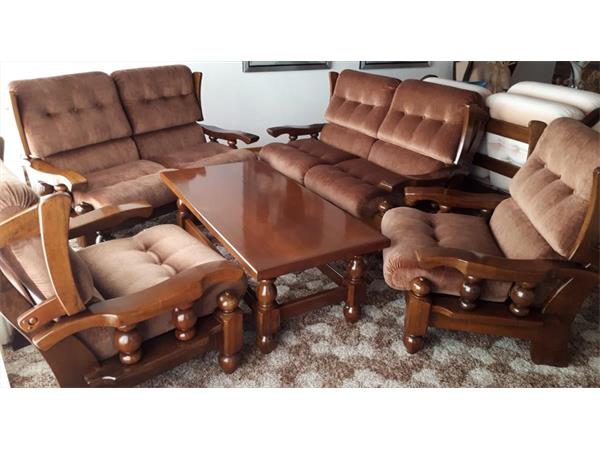 ~/upload/Lots/48286/o7ir47wp2iq26/LOUNGE SET AND COFFEE TABLE_t600x450.jpg